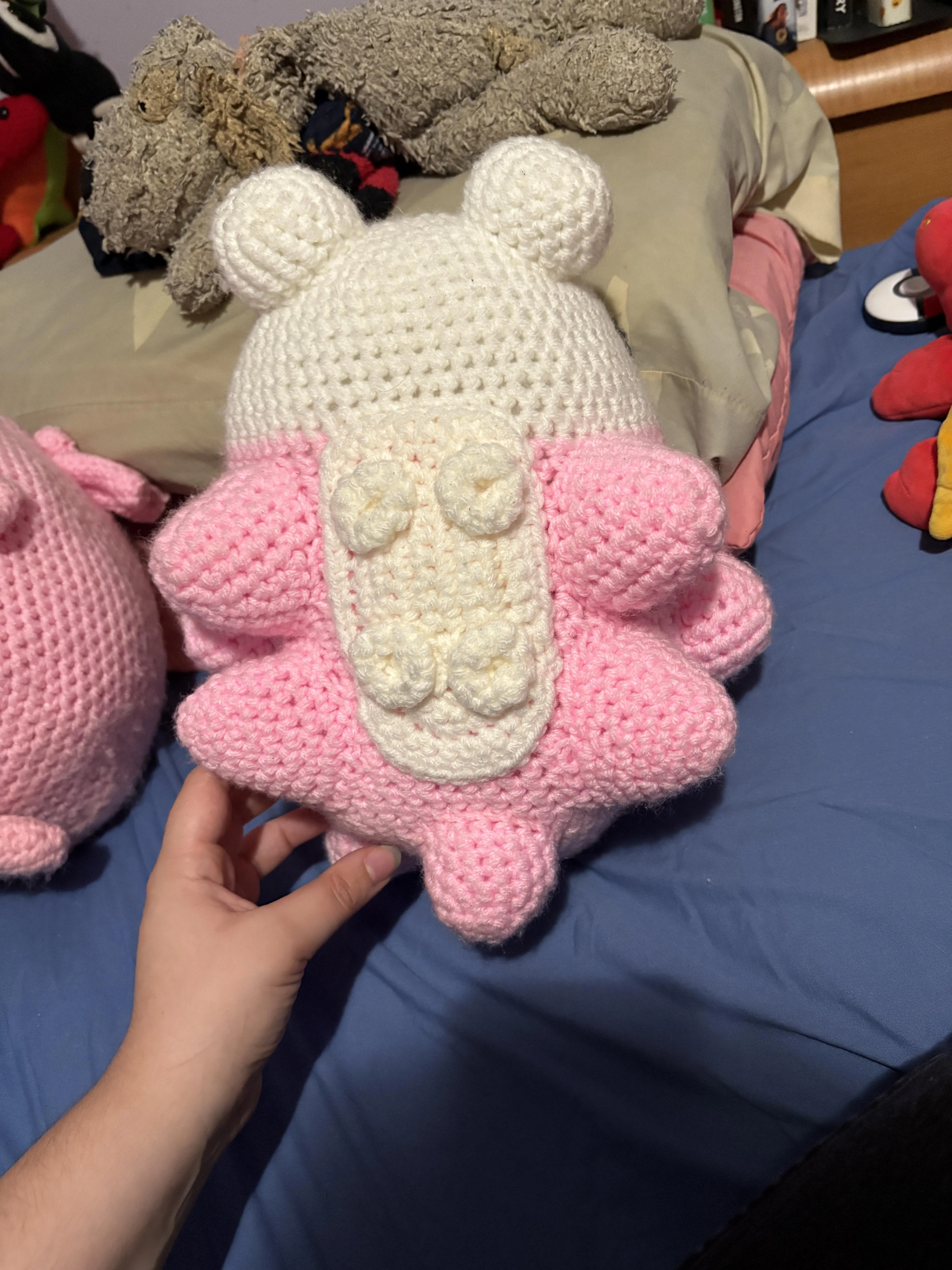 Underside picture of snom showing little white legs